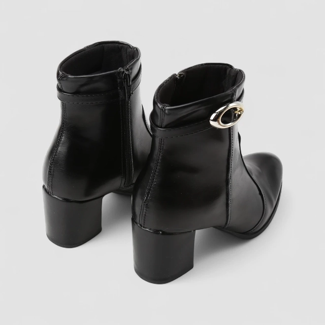 Ankle Boot Feminina Penélope Salto Bloco Fivela Preta
