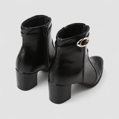 Ankle Boot Feminina Penélope Salto Bloco Fivela Preta