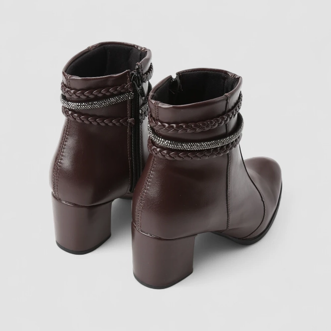 Ankle Boot Feminina Penélope Salto Bloco Tira Strass & Tressê Marrom