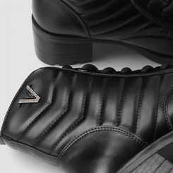 Coturno Feminino Via Marte Detalhe Matelassê Preto