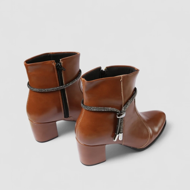 Ankle Boot Feminina Penélope Salto Bloco Strass Caramelo