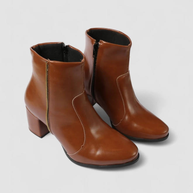 Ankle Boot Feminina Penélope Salto Bloco Detalhe Zíper Caramelo
