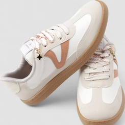 Tênis Casual Feminino Via Marte Nobuck Detalhe Pingente Bege